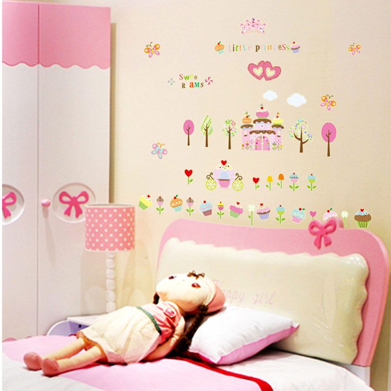 Princess Castle HOT SELL New Glow In Dark Removable Wall Stickers Kids Room Decor Art Deca  size 60x90
